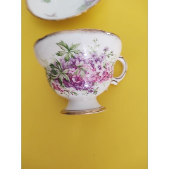 Rosina Tea cup and Saucer, Floral Bouquet with bird, Gold Accents England - Picture 10 of 15